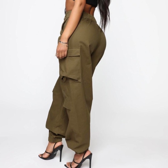 NWT Cargo Jogger - Picture 4 of 12